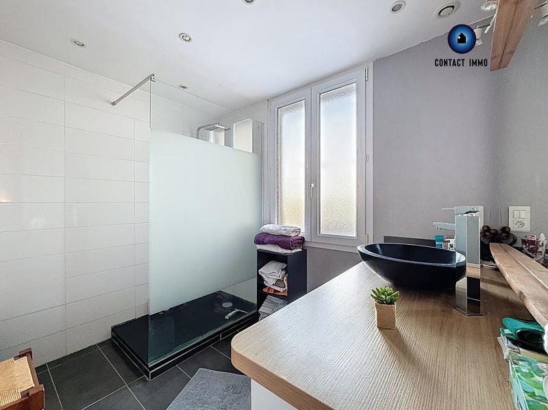 Maison - 279 m² - 9 pièces