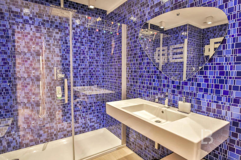 Maison - 240 m² - 8 pièces