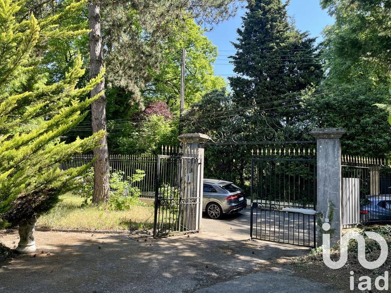 Maison - 334 m² - 9 pièces