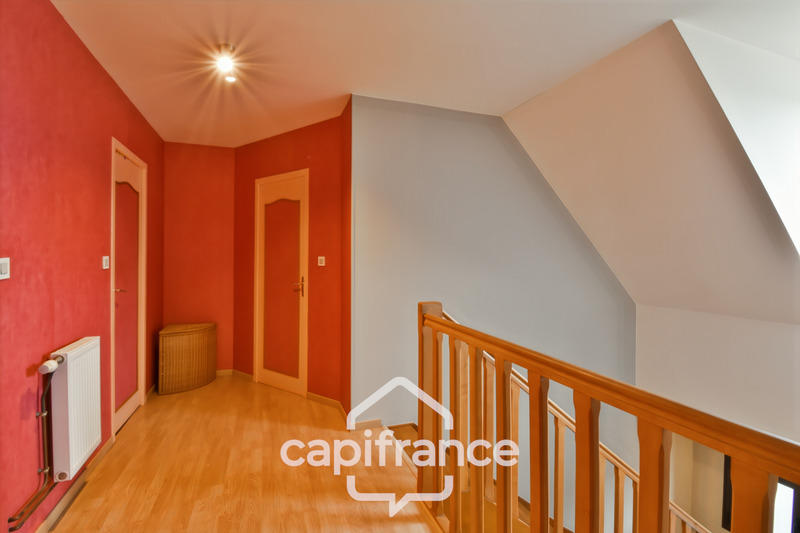 Maison - 203 m² - 7 pièces