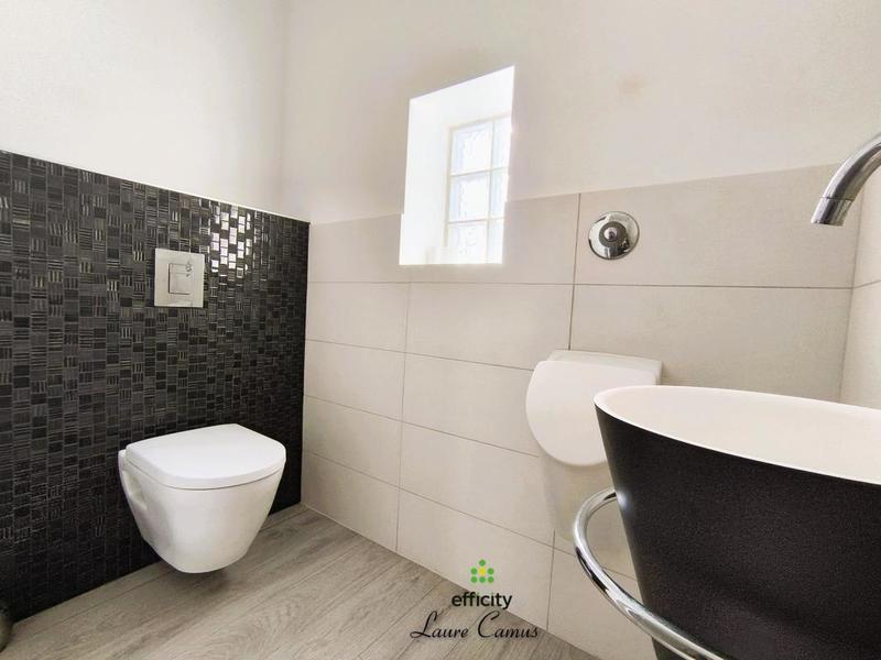 Maison - 213 m² - 6 pièces