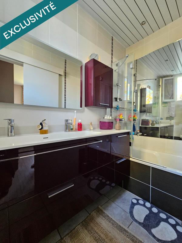 Maison - 220 m² - 9 pièces