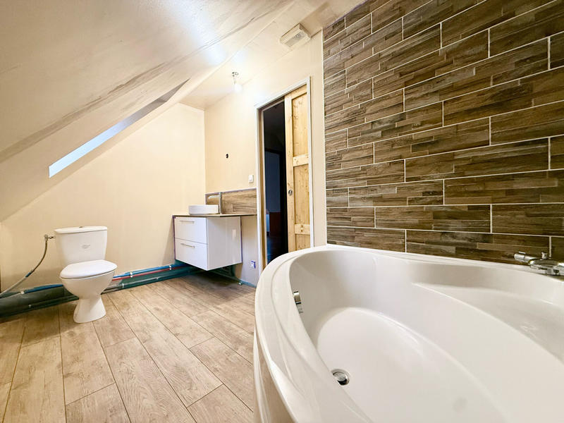 Maison - 99 m² - 5 pièces