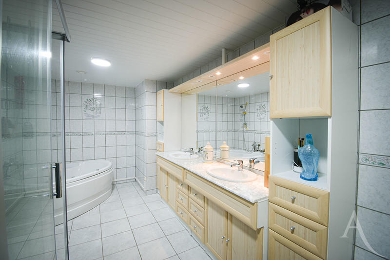 Maison - 170 m² - 6 pièces