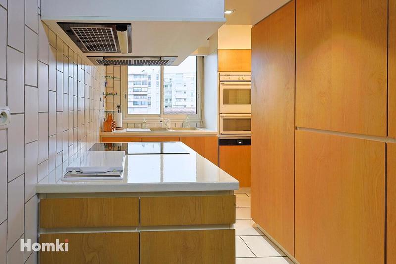 Appartement - 155 m² - 6 pièces