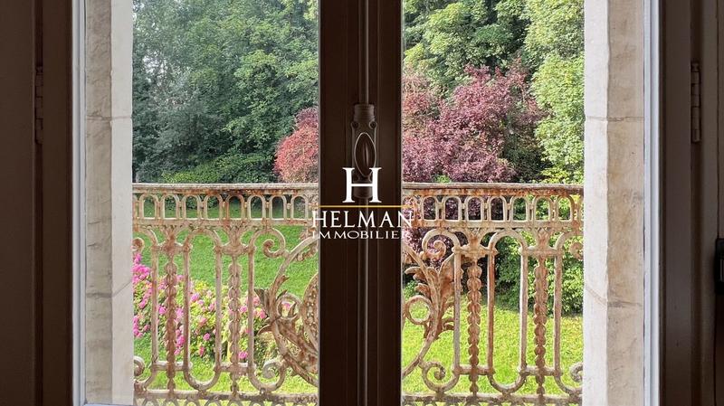 Château - 550 m² - 17 pièces