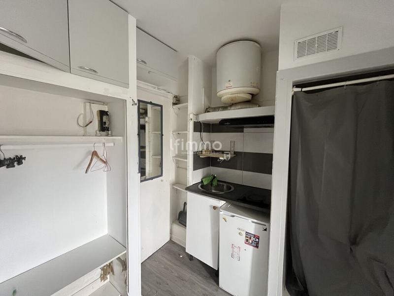 Studio - 8 m² - 1 pièce