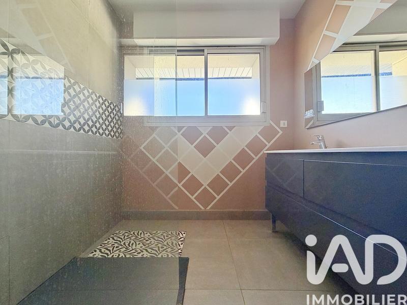 Maison - 217 m² - 8 pièces