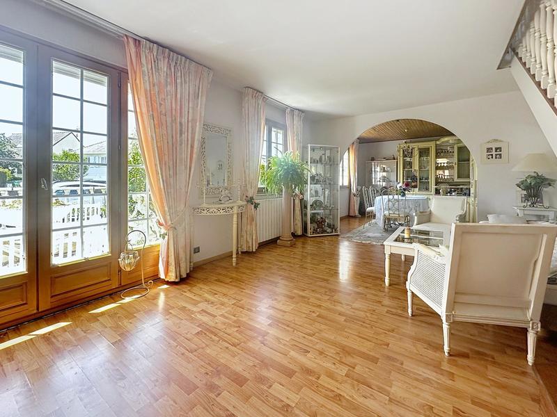 Maison - 170 m² - 7 pièces