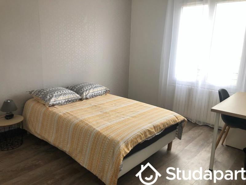 Chambre - 12 m² - 1 pièce