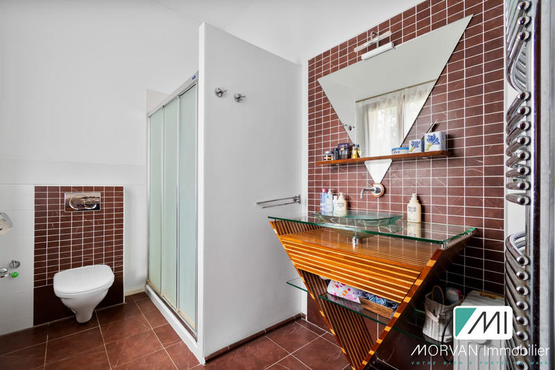 Maison - 365 m² - 12 pièces