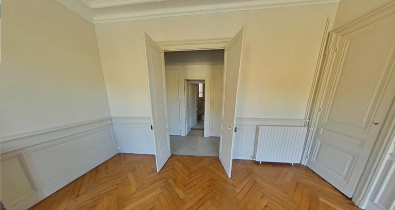 Appartement - 220 m² - 6 pièces