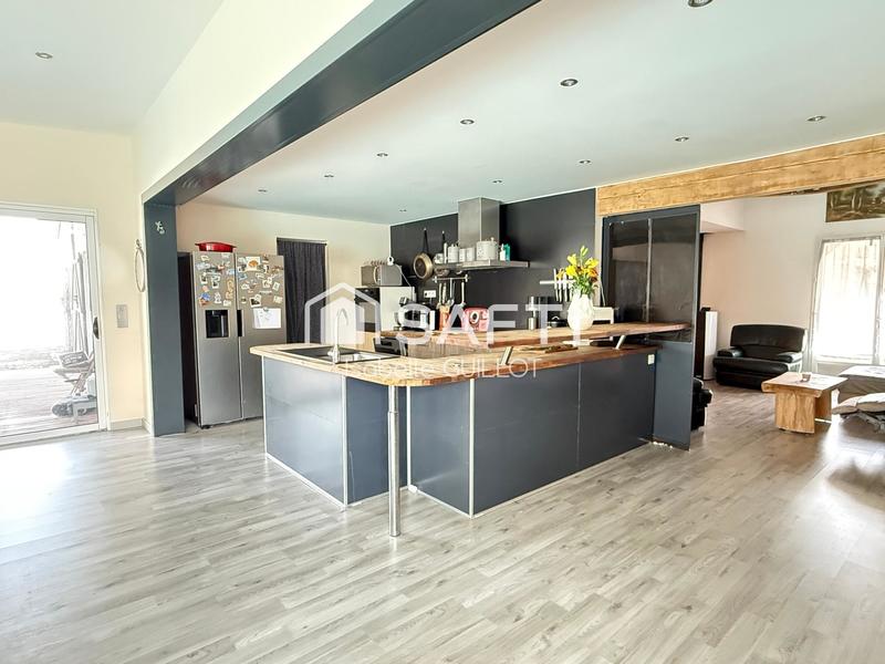 Maison - 170 m² - 8 pièces