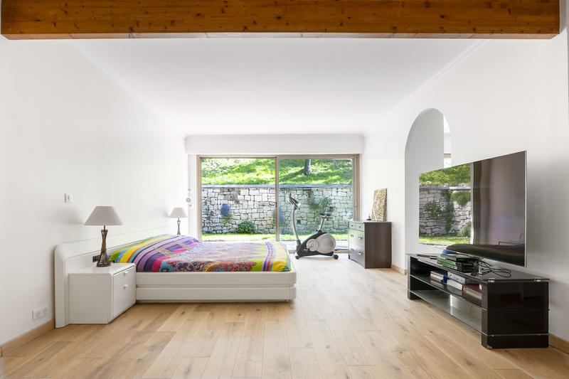 Maison - 753 m² - 15 pièces