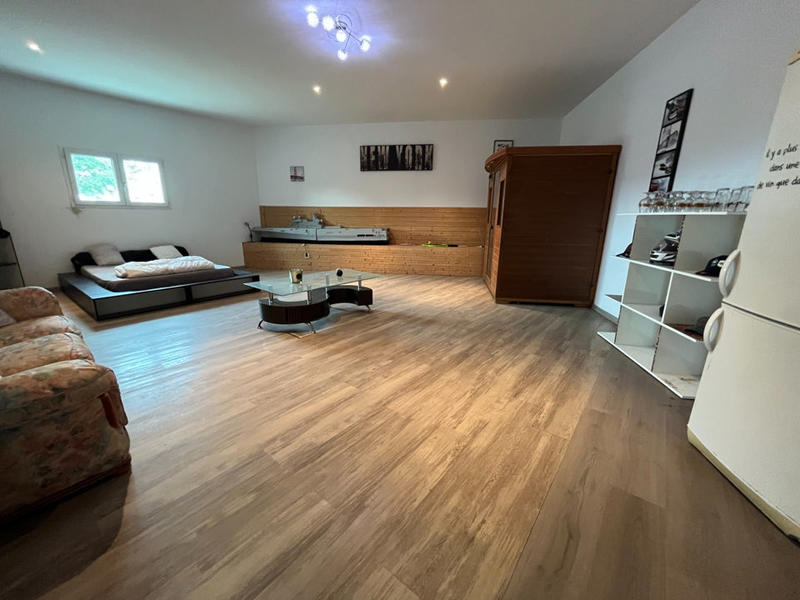 Maison - 225 m² - 8 pièces