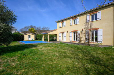 Maison - 234 m² - 7 pièces