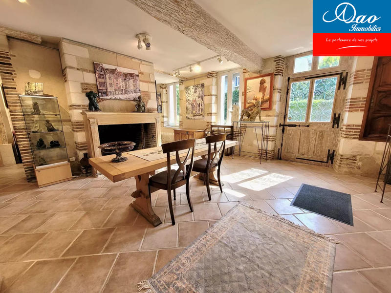 Maison - 250 m² - 6 pièces