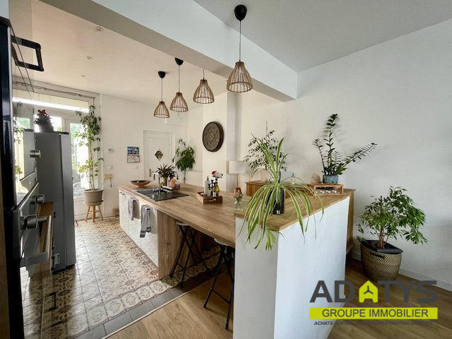 Maison - 140 m² - 5 pièces