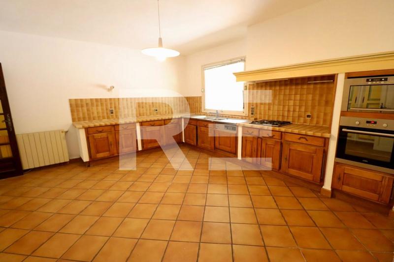 Maison - 250 m² - 14 pièces
