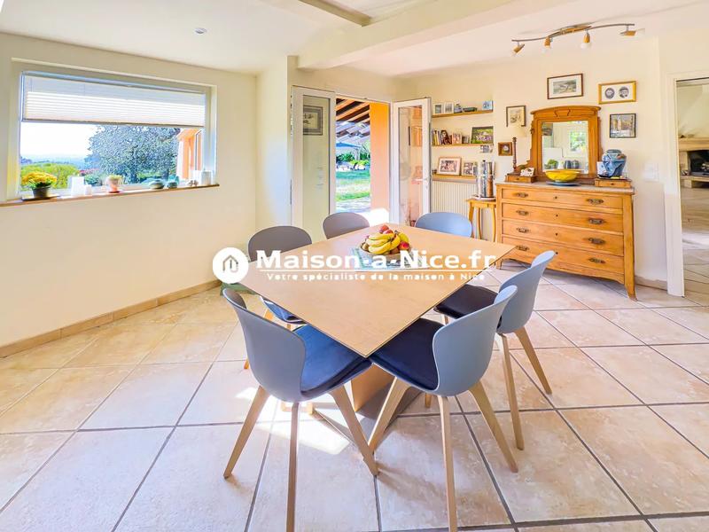 Villa - 240 m² - 7 pièces