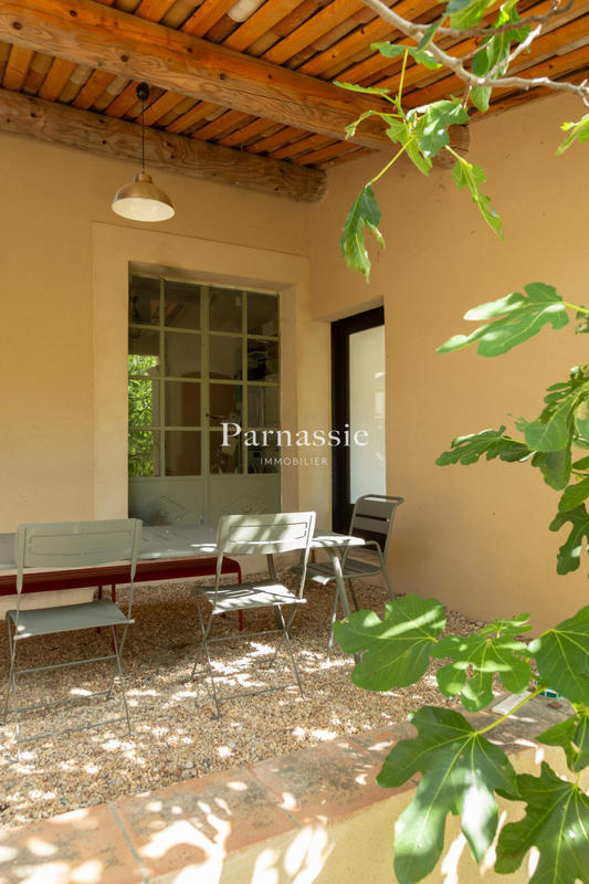 Villa - 240 m² - 6 pièces