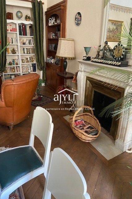 Appartement - 180 m² - 5 pièces