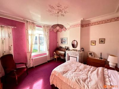 Maison - 159 m² - 8 pièces