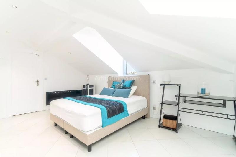 Maison - 400 m² - 7 pièces