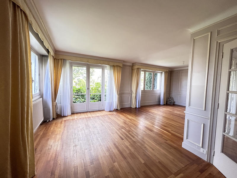 Maison - 174 m² - 9 pièces