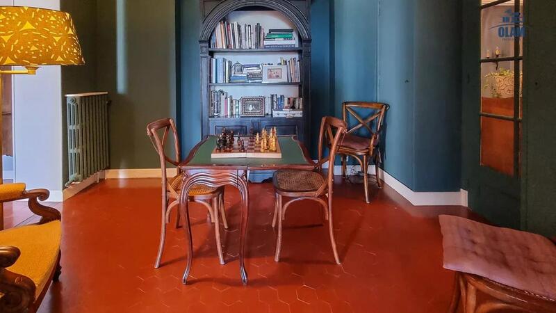 Maison - 377 m² - 12 pièces