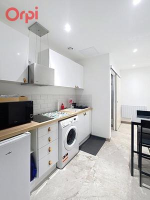 Studio - 25 m² - 1 pièce