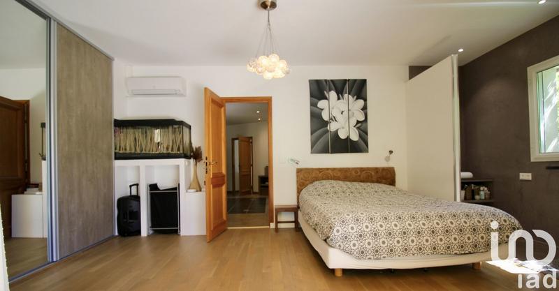 Maison - 225 m² - 5 pièces