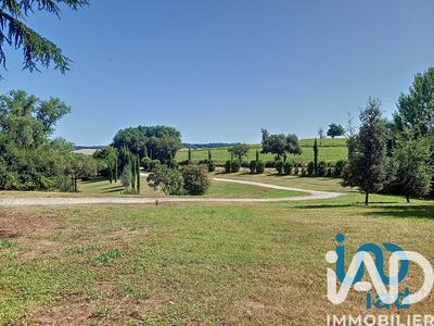 Maison - 760 m² - 11 pièces