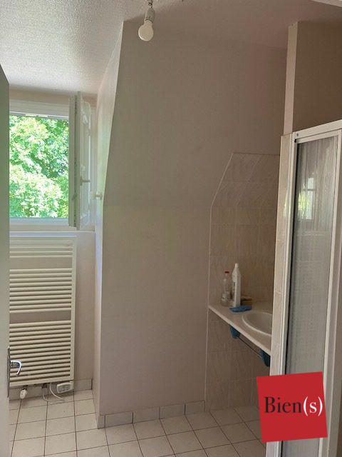 Maison contemporaine - 237 m² - 11 pièces