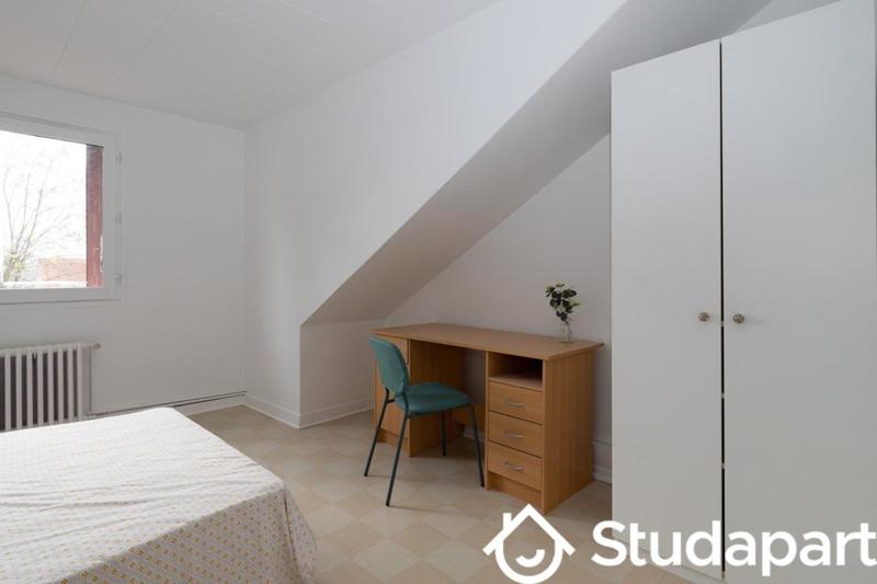 Chambre - 10 m² - 1 pièce