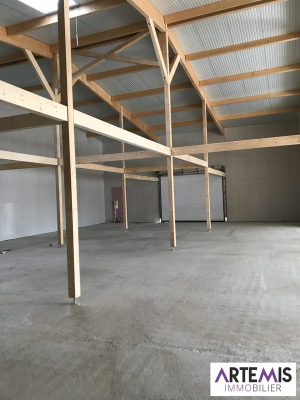 Local d'activités - 500 m² - 1 pièce