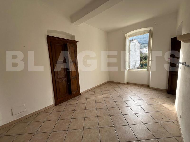 Appartement - 100 m² - 5 pièces