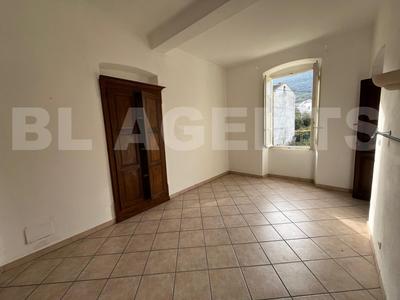 Appartement - 100 m² - 5 pièces