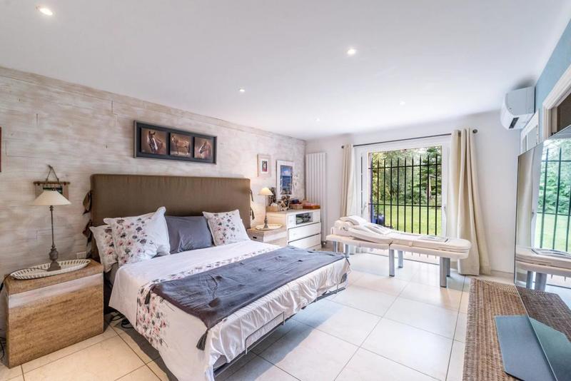 Maison de domaine équestre - 358 m² - 10 pièces