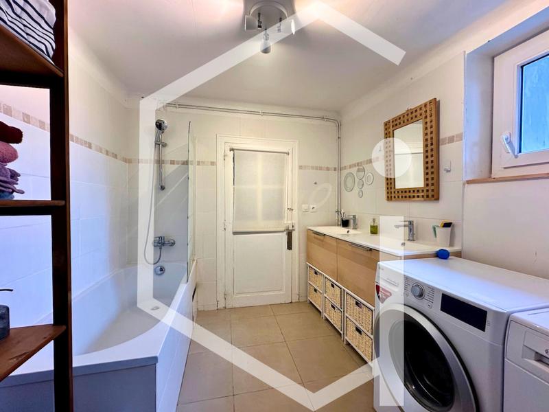 Maison - 182 m² - 7 pièces