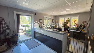 Local commercial - 218 m² - 6 pièces