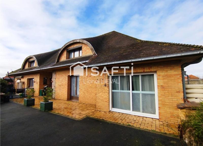 Maison - 220 m² - 9 pièces