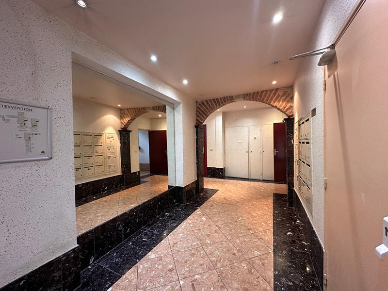 Local commercial - 250 m² - 5 pièces