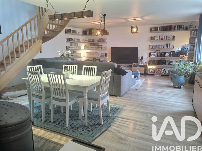 Maison - 200 m² - 8 pièces