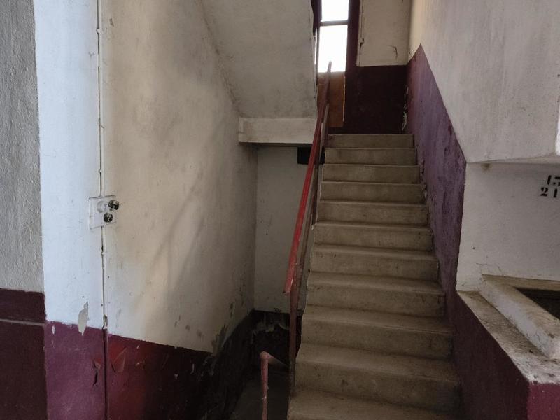 Maison - 1 685 m² - 5 pièces