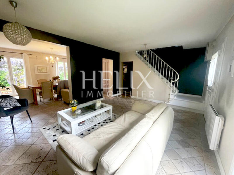 Maison - 160 m² - 8 pièces