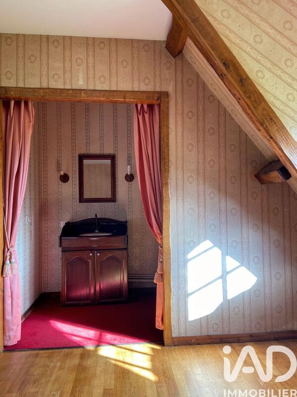 Maison - 230 m² - 6 pièces