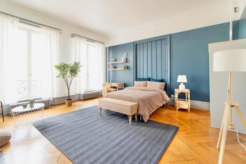 Chambre - 12 m² - 6 pièces