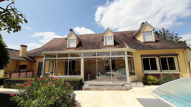 Maison - 262 m² - 10 pièces