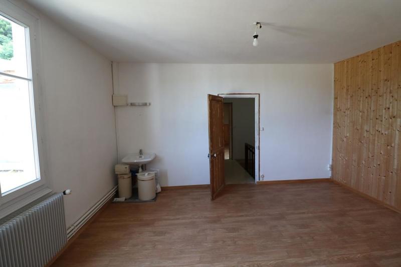 Maison - 247 m² - 11 pièces